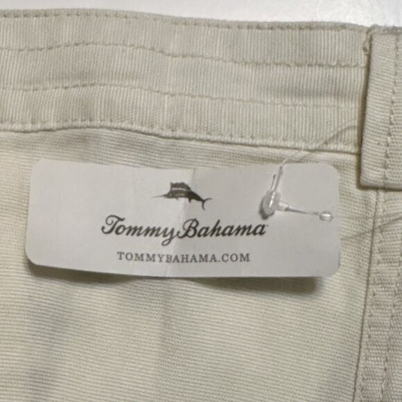 Tommy Bahama Shorts Mens Size 44 Key Grip Cargo Beige Comfort Casual Vacation - Picture 9 of 12